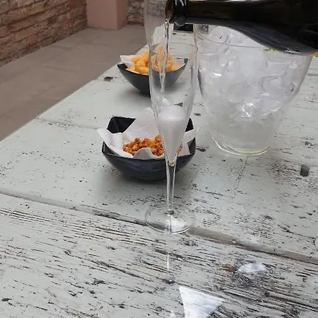 Apartman With Private Courtyard Velence