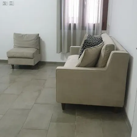 Apartment With Private Courtyard Venice