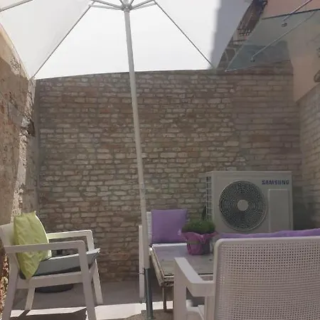 Apartman With Private Courtyard