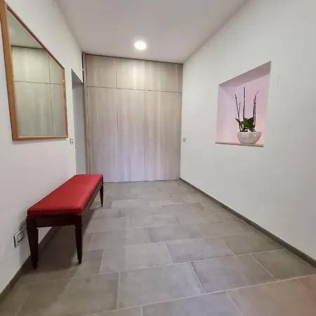 Daire With Private Courtyard Venedik