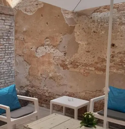 With Private Courtyard Venedik