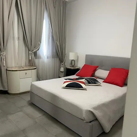 With Private Courtyard Daire Venedik