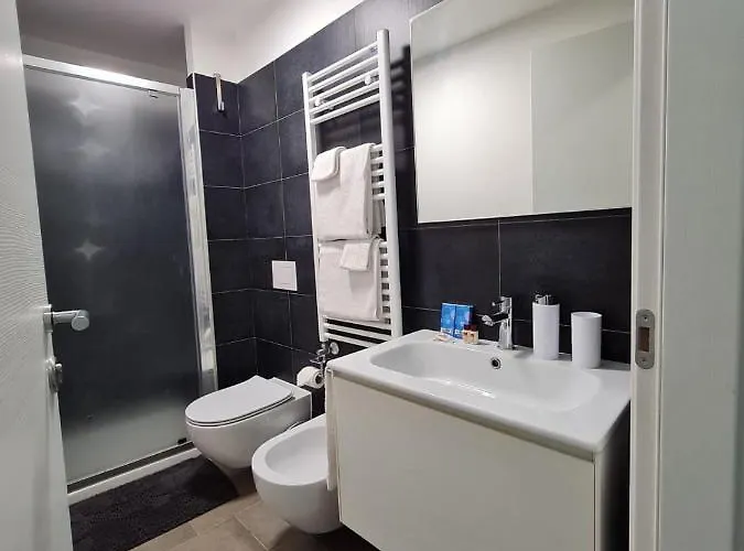 With Private Courtyard Apartamento *