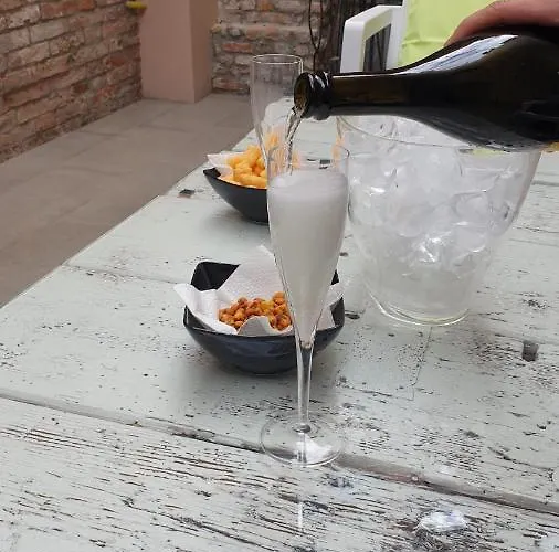 With Private Courtyard * Venice
