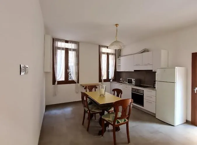 With Private Courtyard Venecia