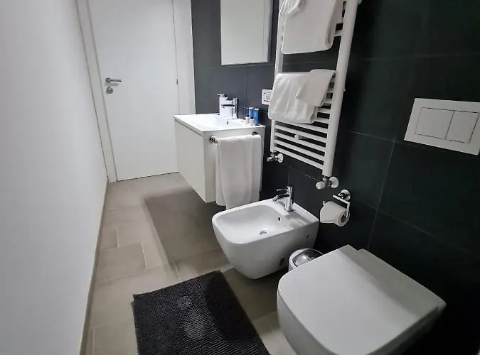 With Private Courtyard Apartamento *