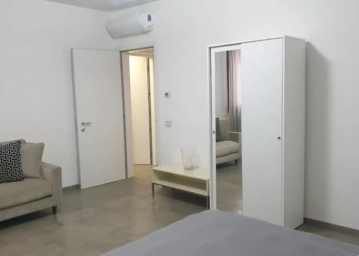 With Private Courtyard Venecia