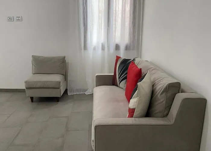 Apartment With Private Courtyard Venice
