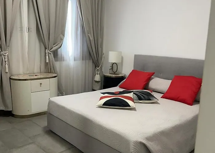 With Private Courtyard Apartamento Venecia