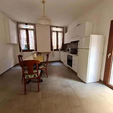 With Private Courtyard * البندقية