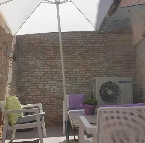 公寓 With Private Courtyard