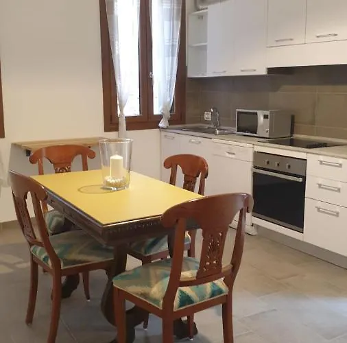 With Private Courtyard * Venice